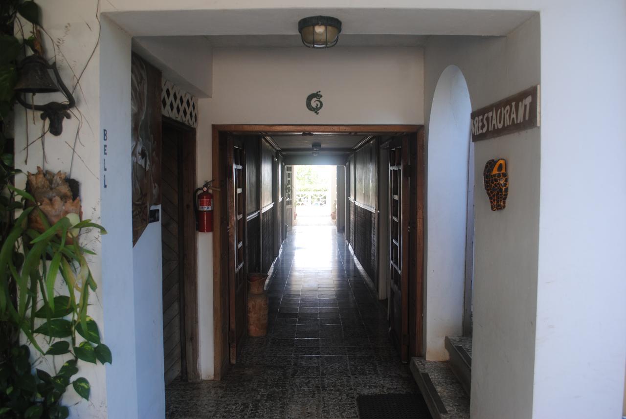 The Sea Front Inn プンタ・ゴーダ エクステリア 写真